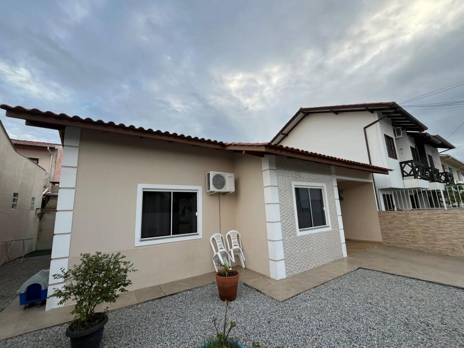 Casa Compartilhada Com Suite Privativa ฟลอเรียนอโปลิส ภายนอก รูปภาพ